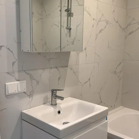 10 Minuten Entfernt - Stilvolle Mit Direkter Messeanbindung Apartamento